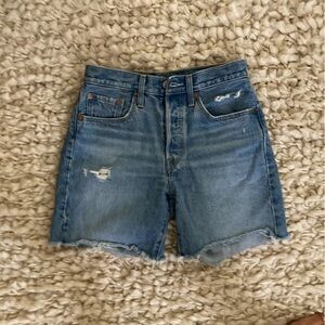 Levi’s denim shorts - size 26